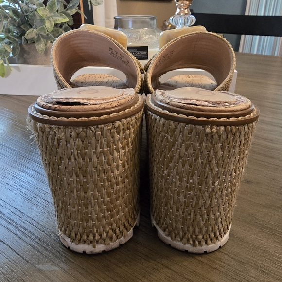 Sam Edelman Platform Slides - Picture 5 of 7